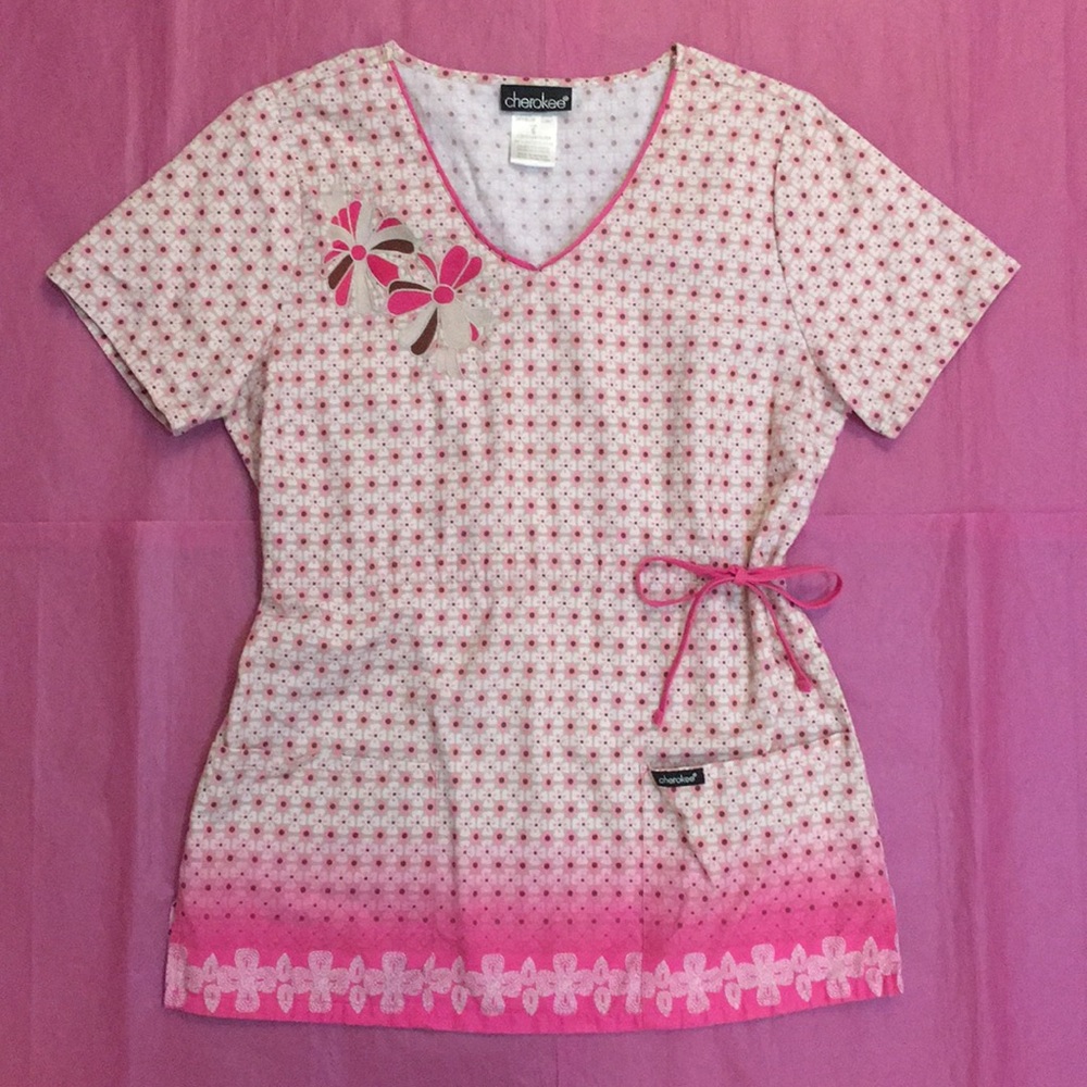Cherokee Geometric Floral Scrub Top Size Small